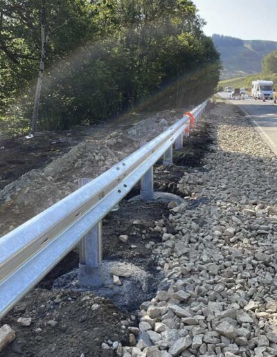 A82 Glen Gloy Vehicle Restraint System