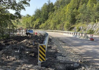 A82 Glen Gloy Vehicle Restraint System